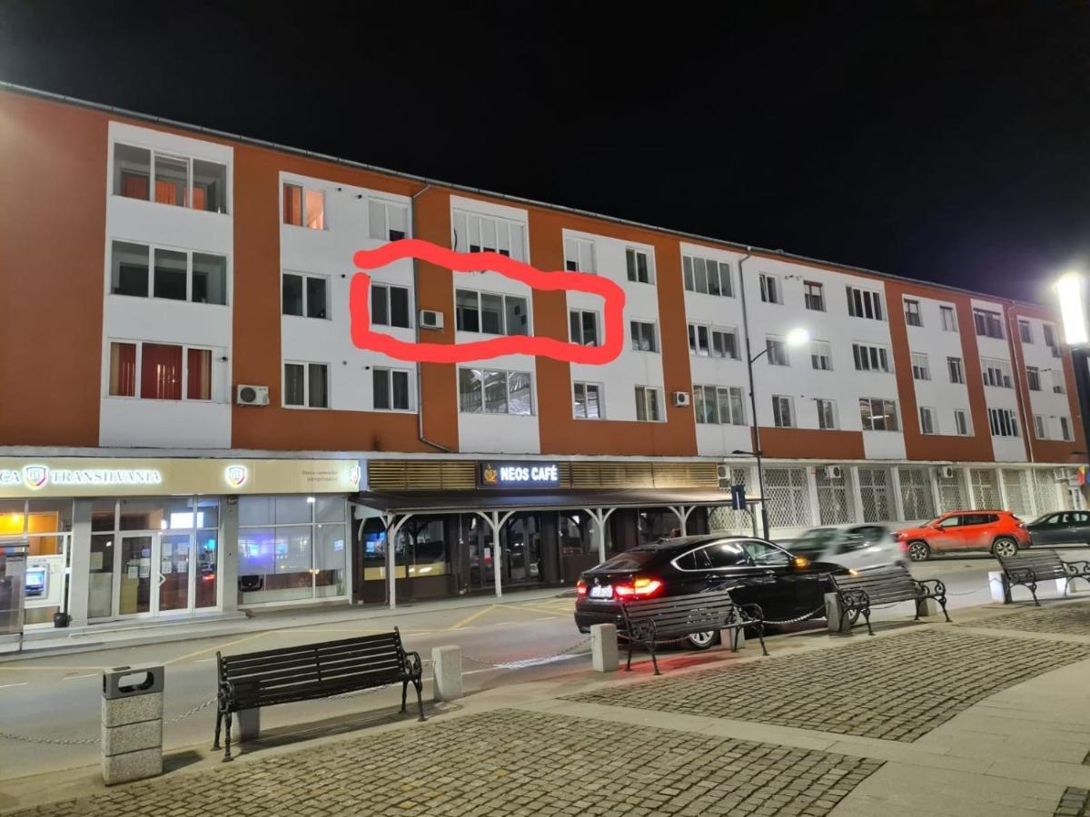 Apartament Ultra Central 1 Leilighet Hunedoara Eksteriør bilde