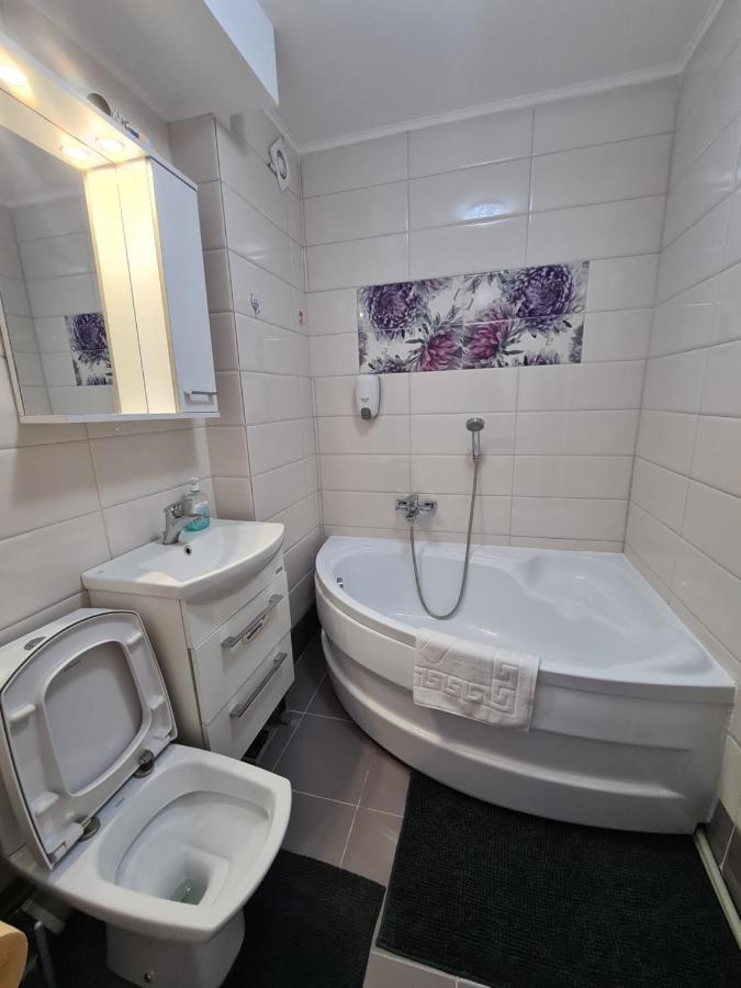 Apartament Ultra Central 1 Leilighet Hunedoara Eksteriør bilde